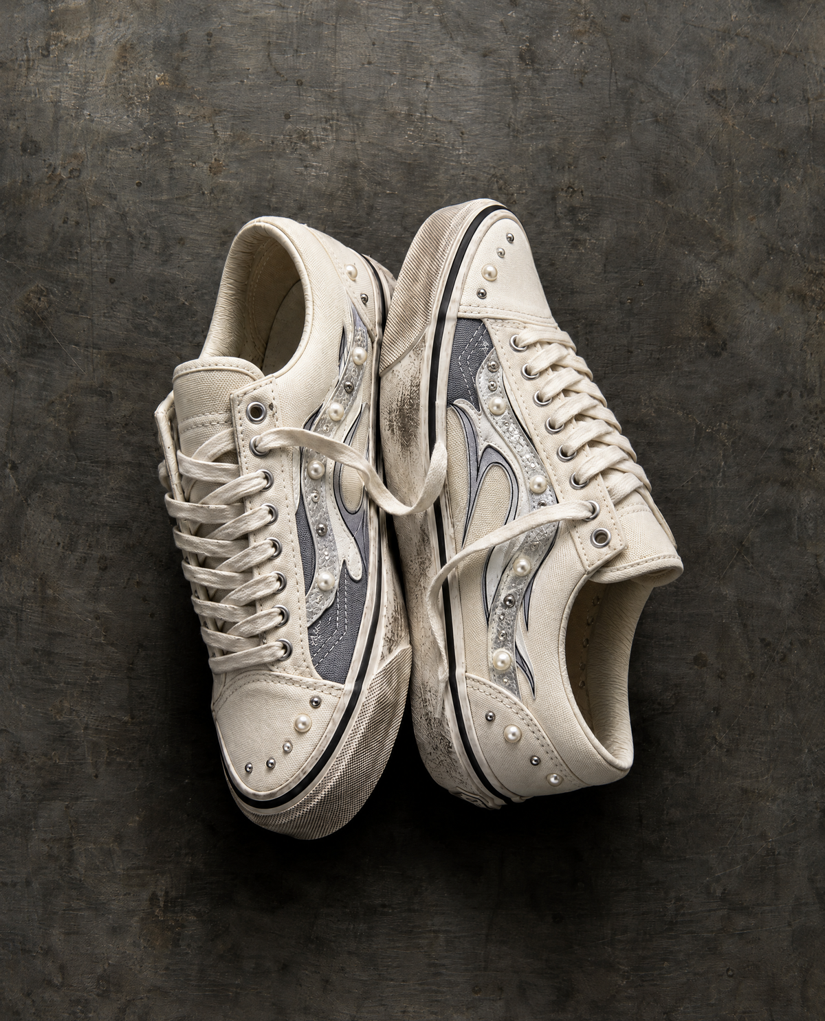 PEARL & FLAMES – CREAM SILVER KLAIM