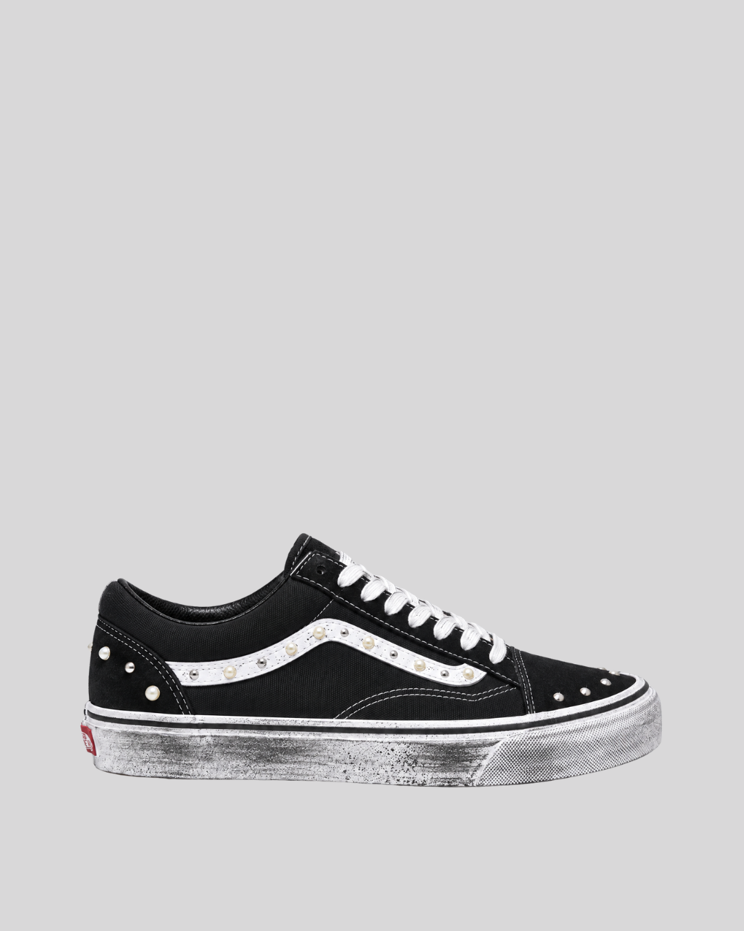 KLAIM PEARL & STUDS – BLACK WHITE KLAIM