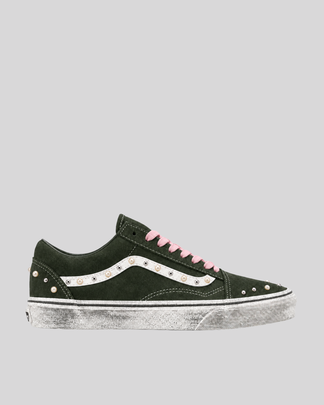PEARL & STUDS – BLACK OLIVE KLAIM