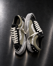 PEARL & STUDS – BLACK OLIVE KLAIM